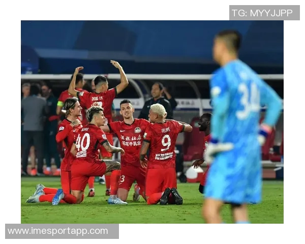 河南俱乐部酒祖杜康逆转成都蓉城何超世界波助力球队获胜