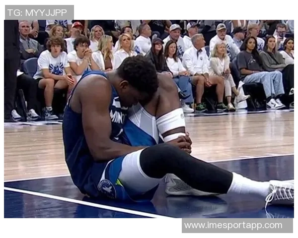 爱德华兹首节表现极端14分闪耀却伴随5次失误与1次技犯