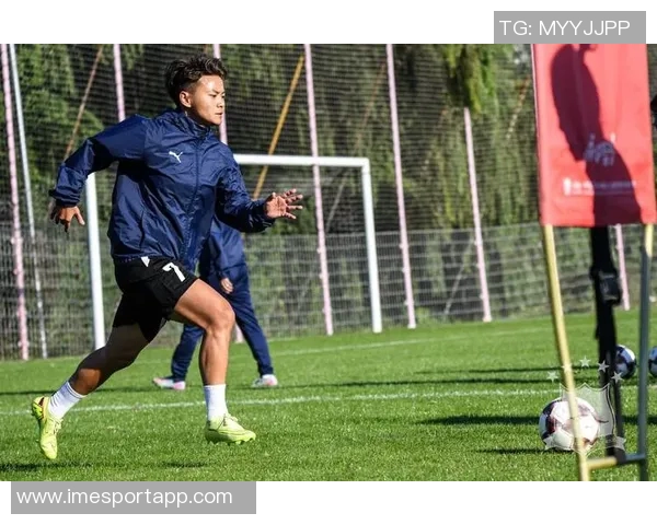 武汉女足半场领先东孟加拉王霜双响助攻宋菲展现强大实力