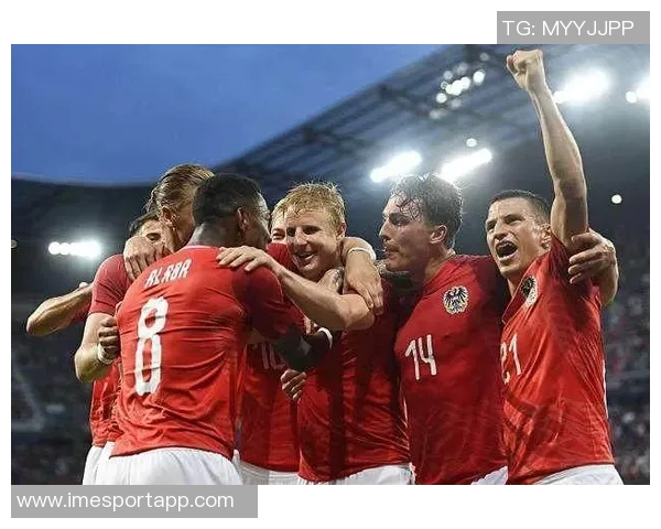 诺伊尔强调球队配合日益默契每位球员明确自身职责与角色